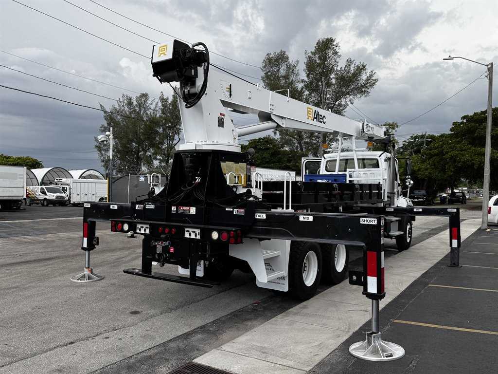 2015 Freightliner 108sd - $119,995