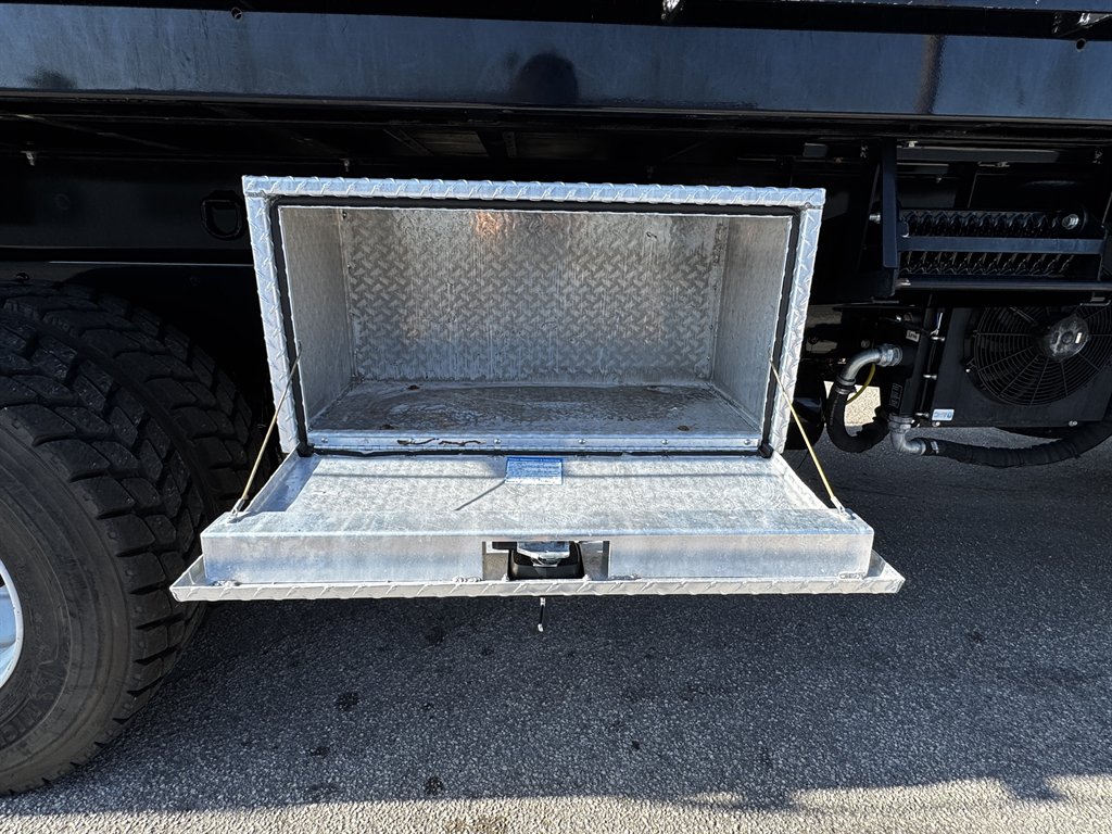 2015 Freightliner 108sd - $119,995