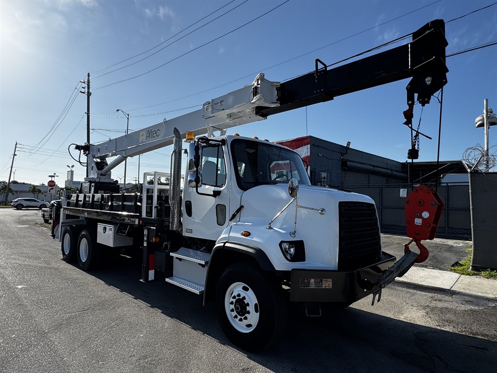 2015 Freightliner 108sd - $119,995