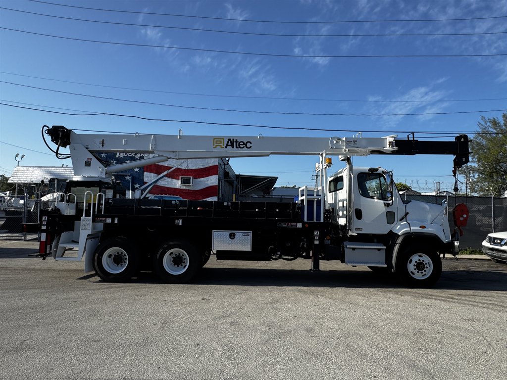 2015 Freightliner 108sd - $119,995