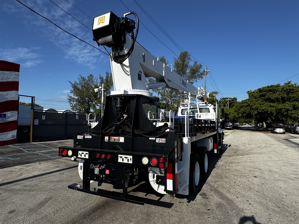 2015 Freightliner 108sd - $119,995