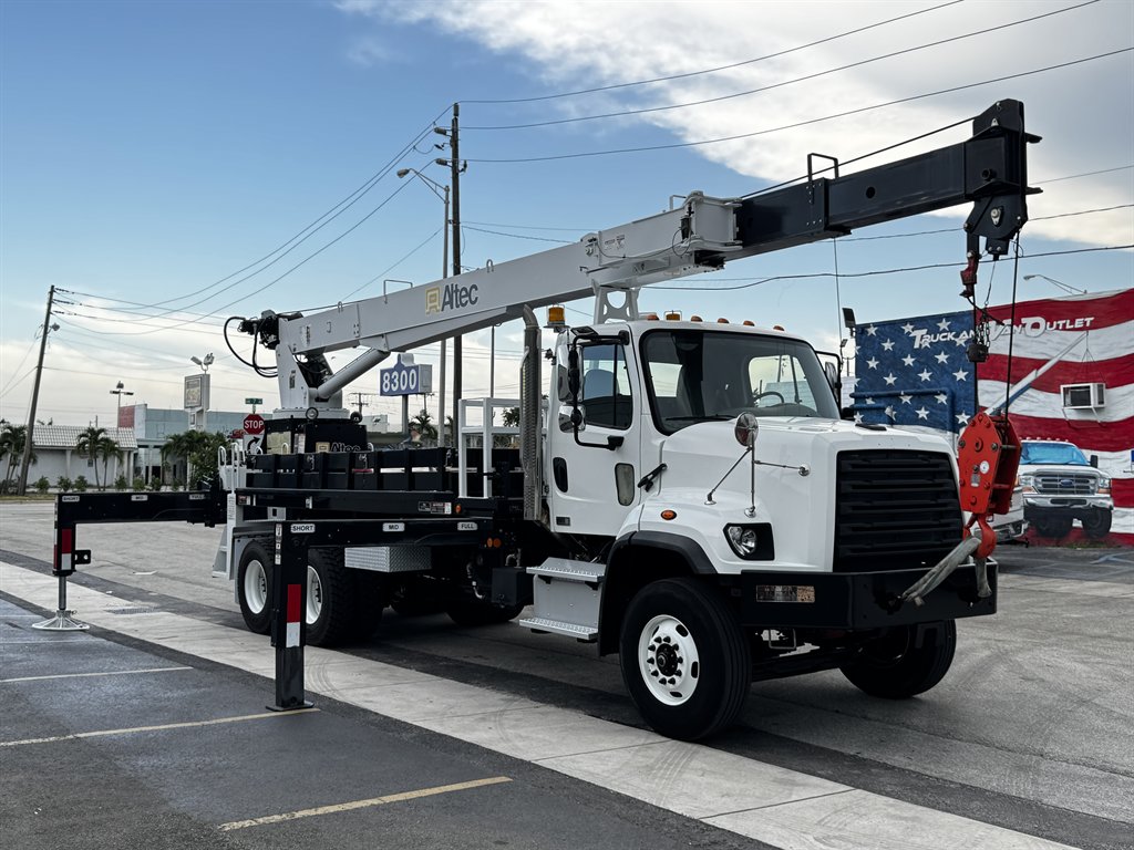 2015 Freightliner 108sd - $119,995