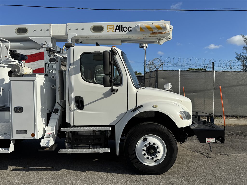 2015 Freightliner M2 - $29,995