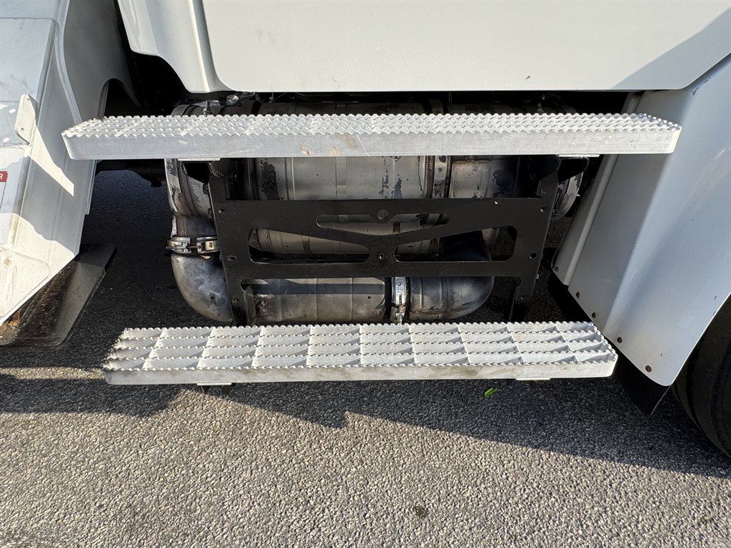 2015 Freightliner M2 - $29,995