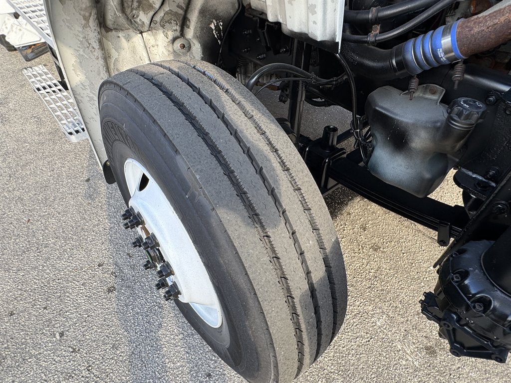 2015 Freightliner M2 - $29,995