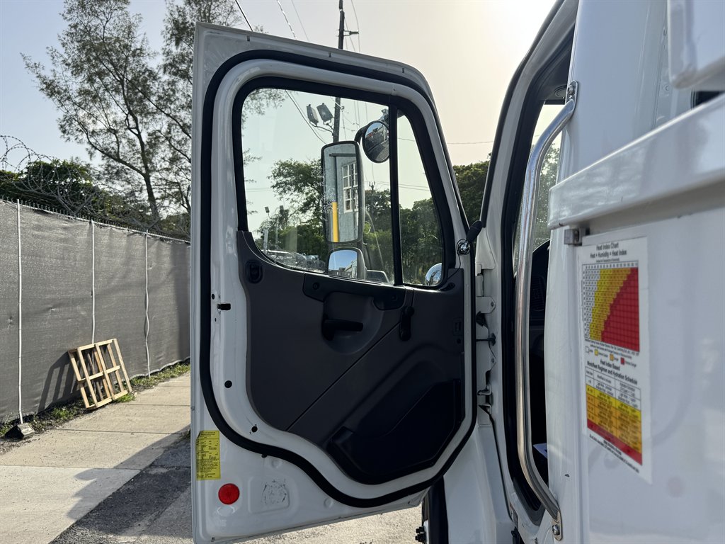 2016 Freightliner M2 - $32,995