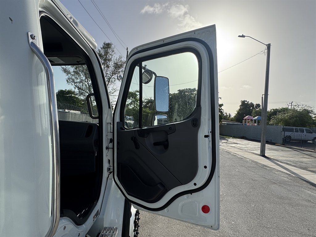 2016 Freightliner M2 - $32,995