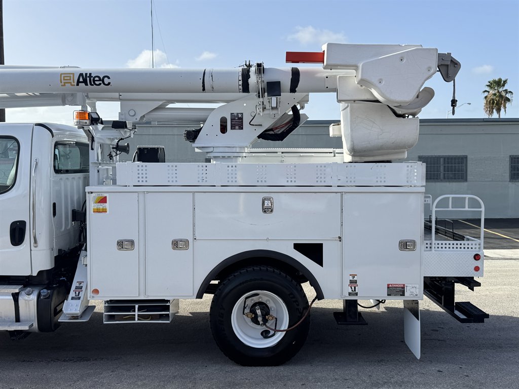 2016 Freightliner M2 - $32,995