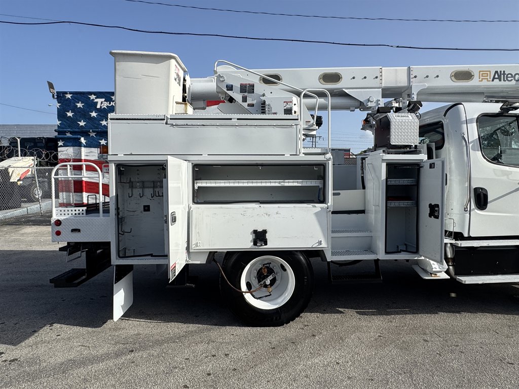 2016 Freightliner M2 - $32,995