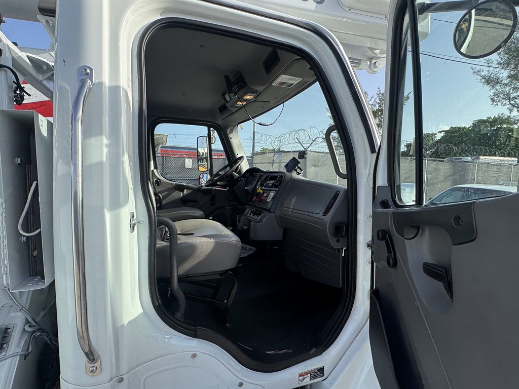 2016 Freightliner M2 - $32,995