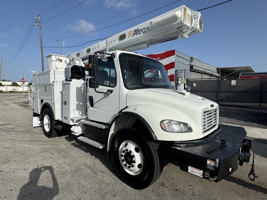 2016 Freightliner M2 - $32,995