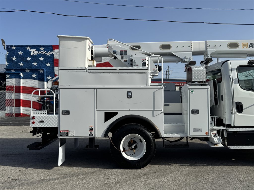 2016 Freightliner M2 - $32,995