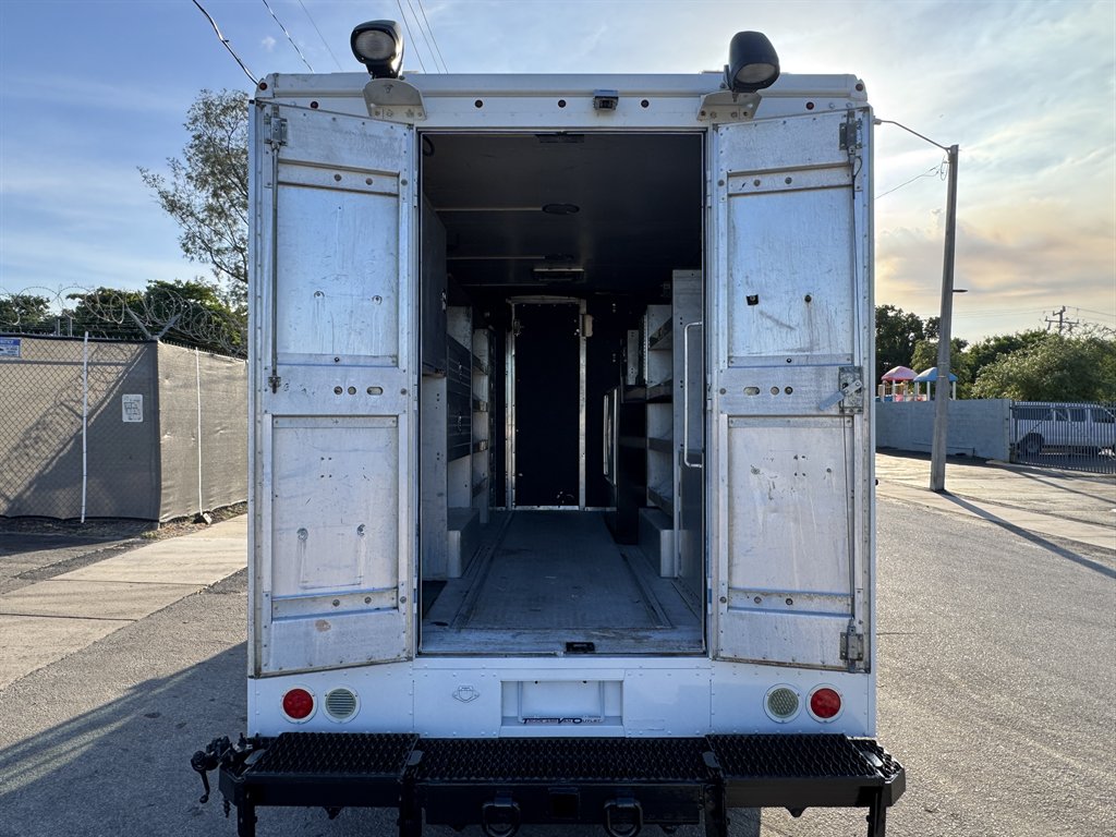 2016 Freightliner MT45 - $26,995