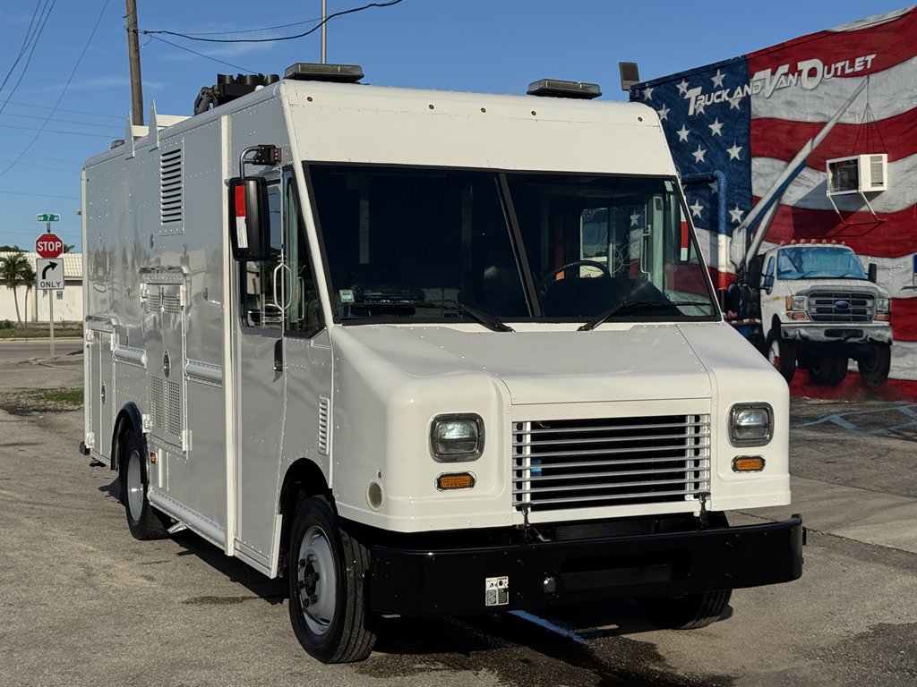 2016 Freightliner MT45 - $26,995