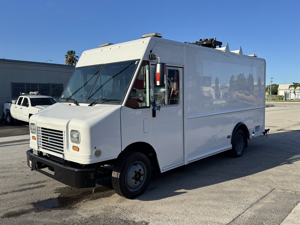 2016 Freightliner MT45 - $26,995