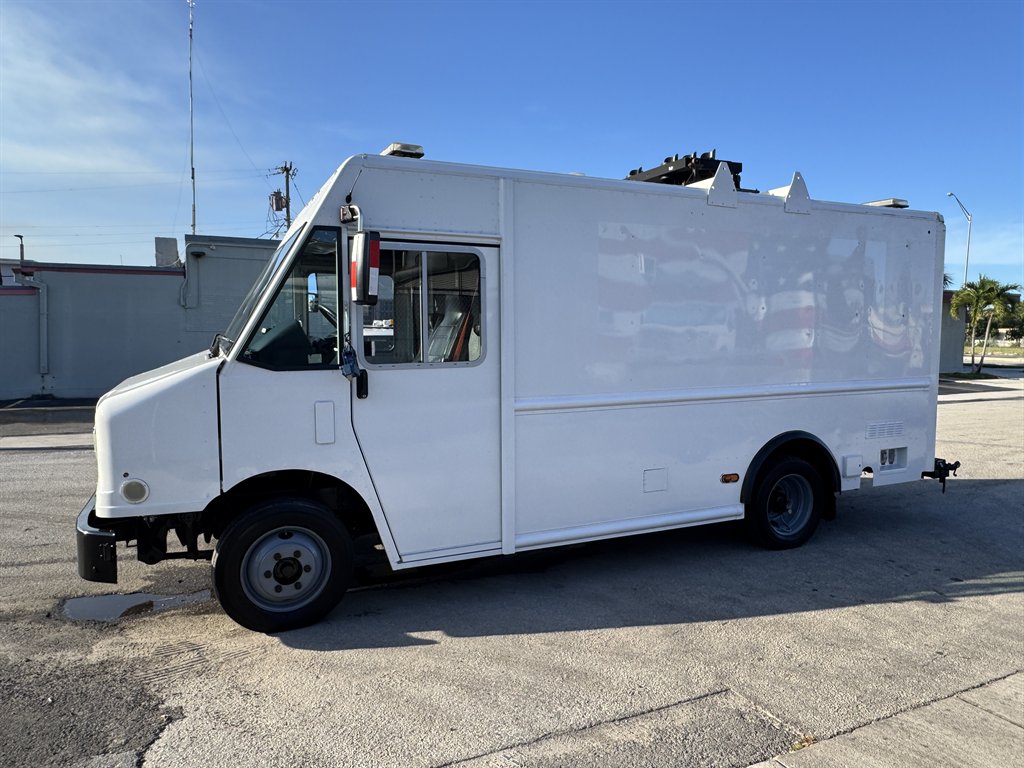 2016 Freightliner MT45 - $26,995