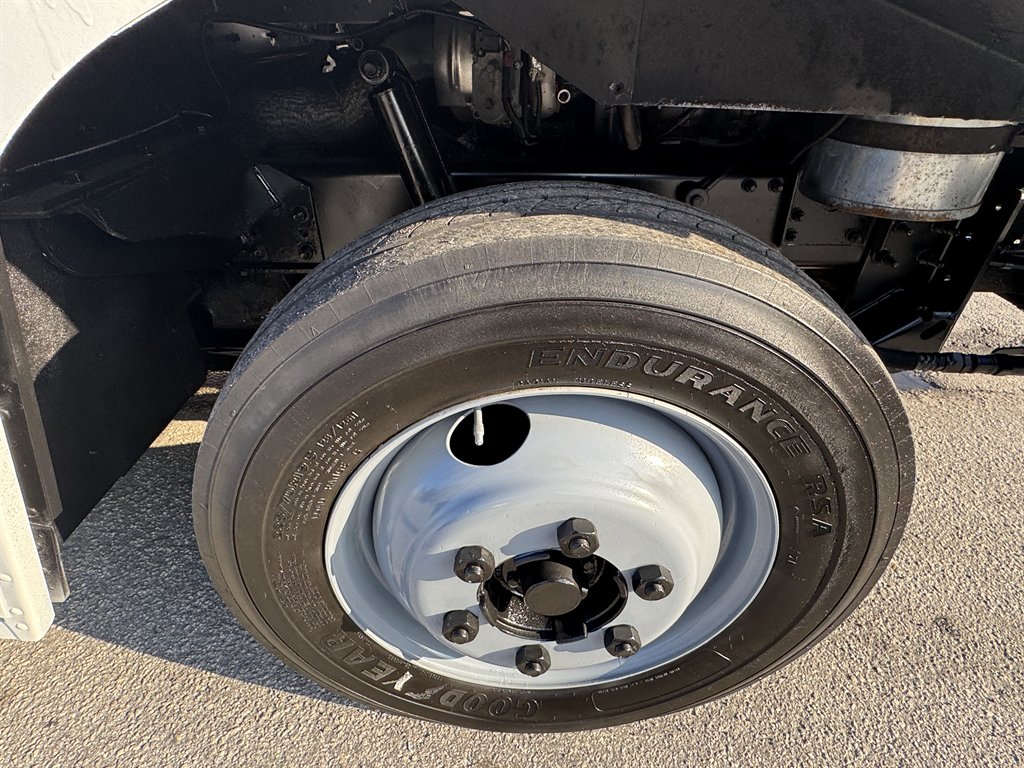 2016 Freightliner MT45 - $26,995