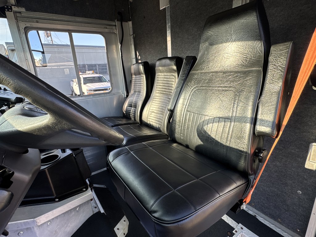 2016 Freightliner MT45 - $26,995