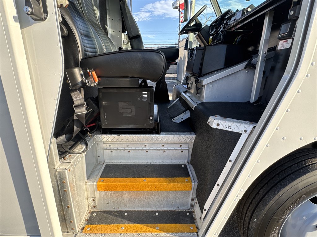 2016 Freightliner MT45 - $26,995