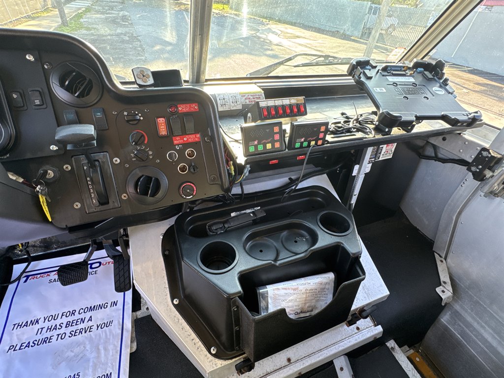 2016 Freightliner MT45 - $26,995