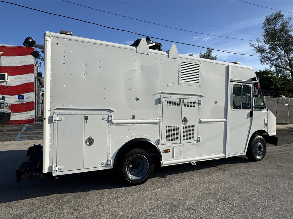 2016 Freightliner MT45 - $26,995