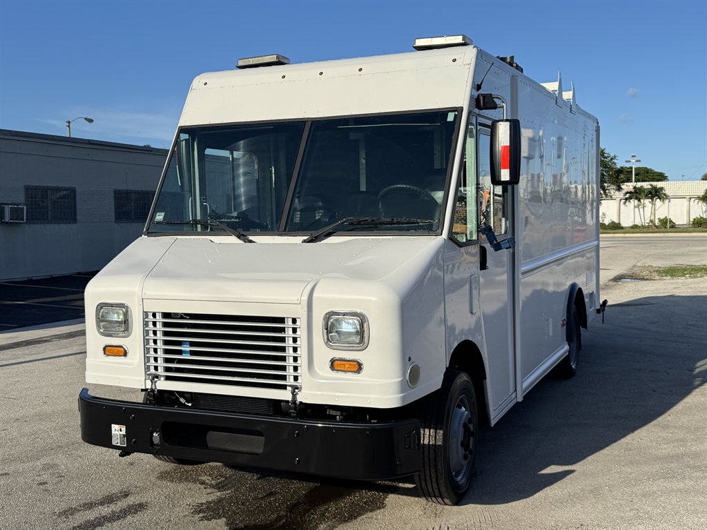 2016 Freightliner MT45 - $26,995