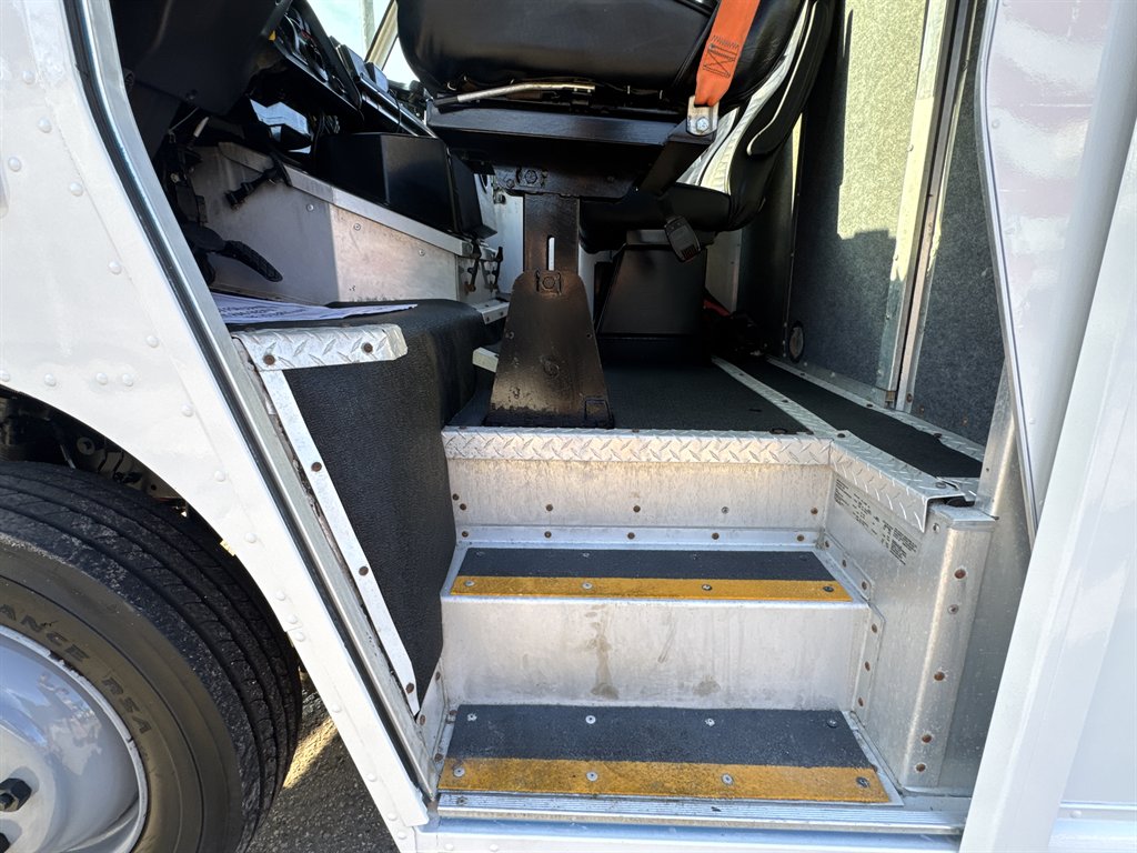 2016 Freightliner MT45 - $26,995