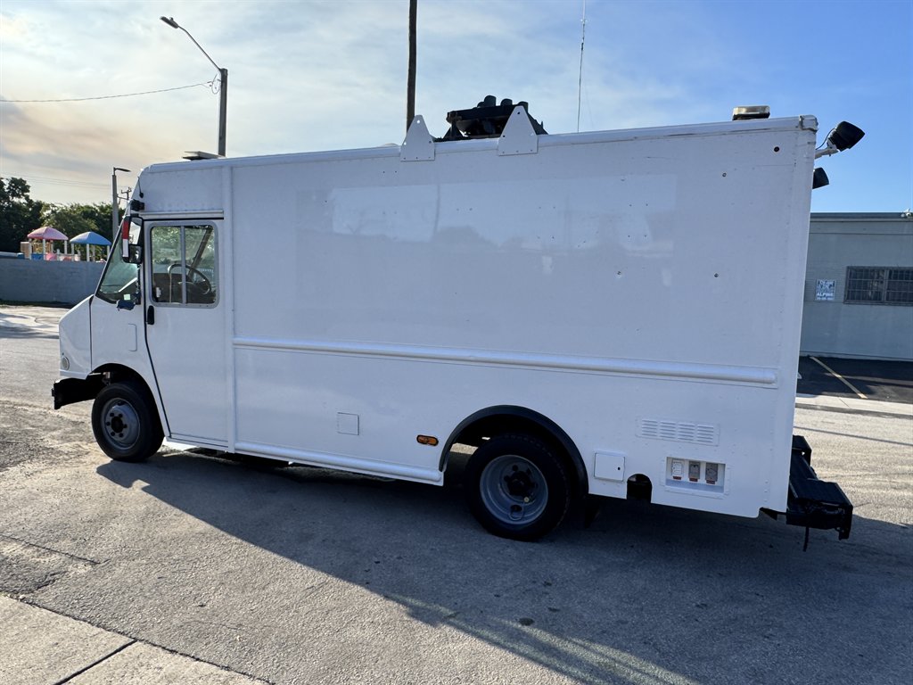 2016 Freightliner MT45 - $26,995