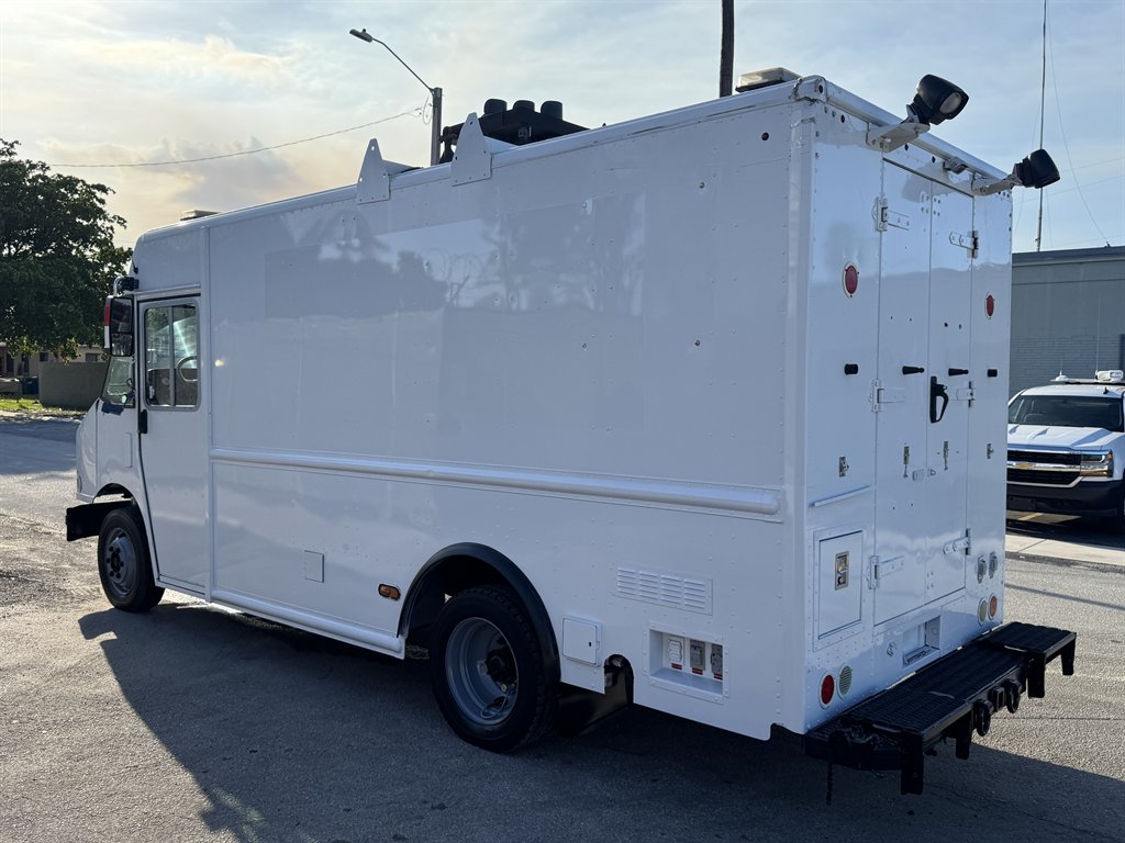 2016 Freightliner MT45 - $26,995