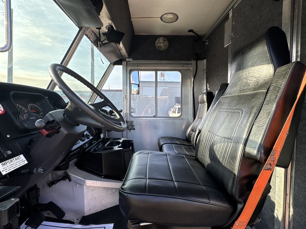 2016 Freightliner MT45 - $26,995