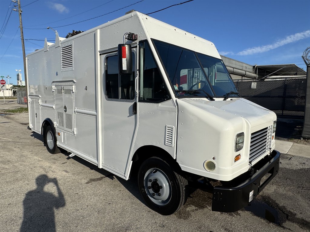 2016 Freightliner MT45 - $26,995