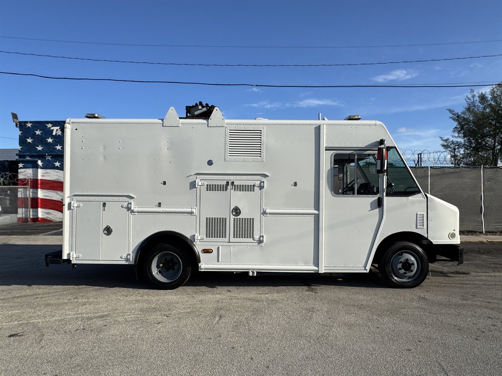 2016 Freightliner MT45 - $26,995