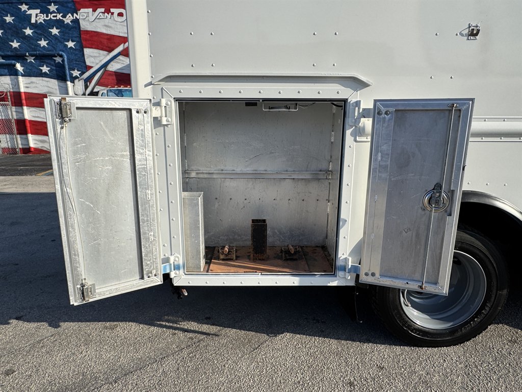 2016 Freightliner MT45 - $26,995