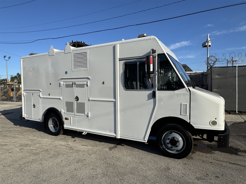 2016 Freightliner MT45 - $26,995