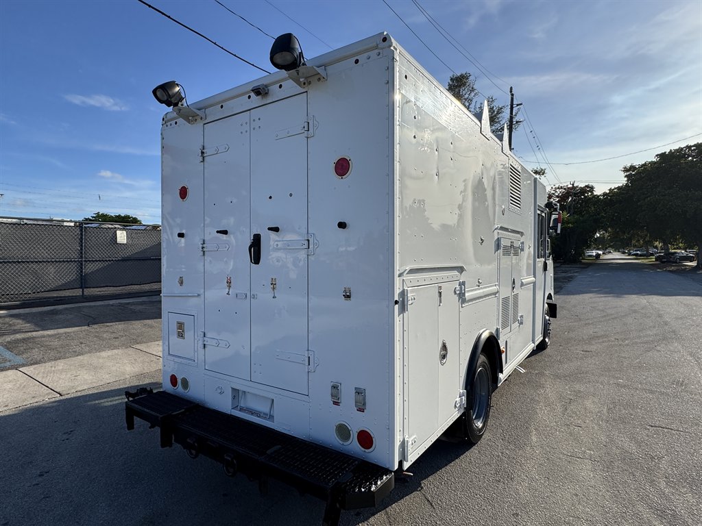 2016 Freightliner MT45 - $26,995