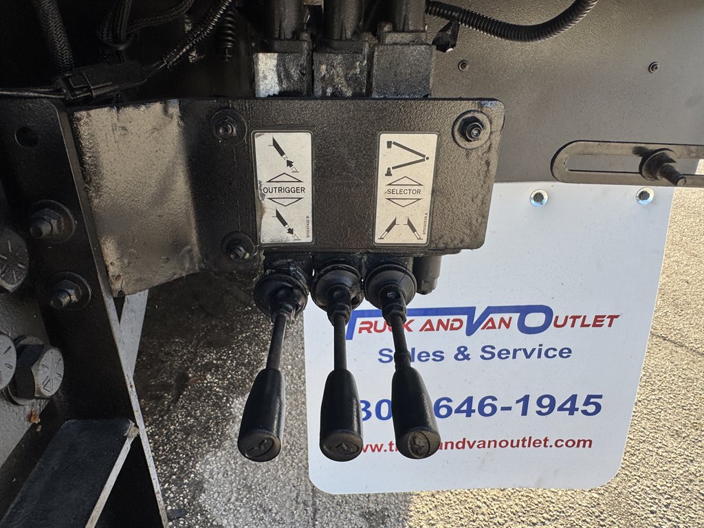 2016 Freightliner M2 - $32,995