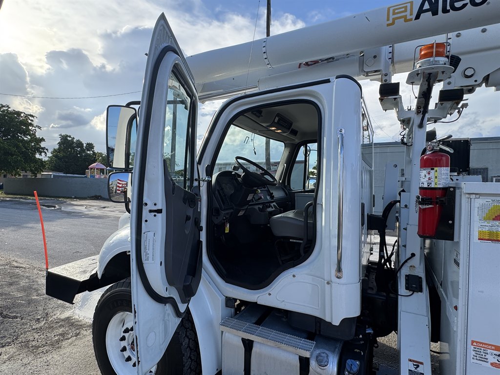 2016 Freightliner M2 - $32,995