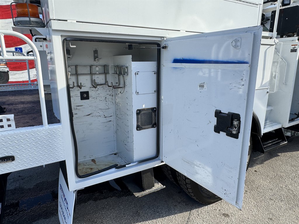 2016 Freightliner M2 - $32,995