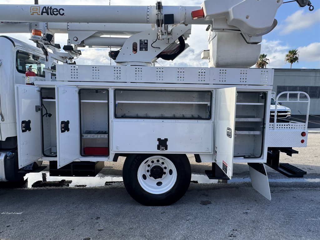 2016 Freightliner M2 - $32,995