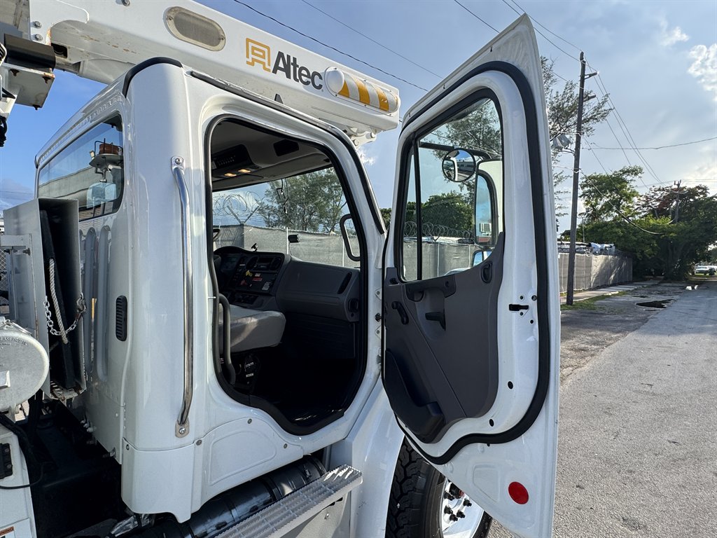 2016 Freightliner M2 - $32,995