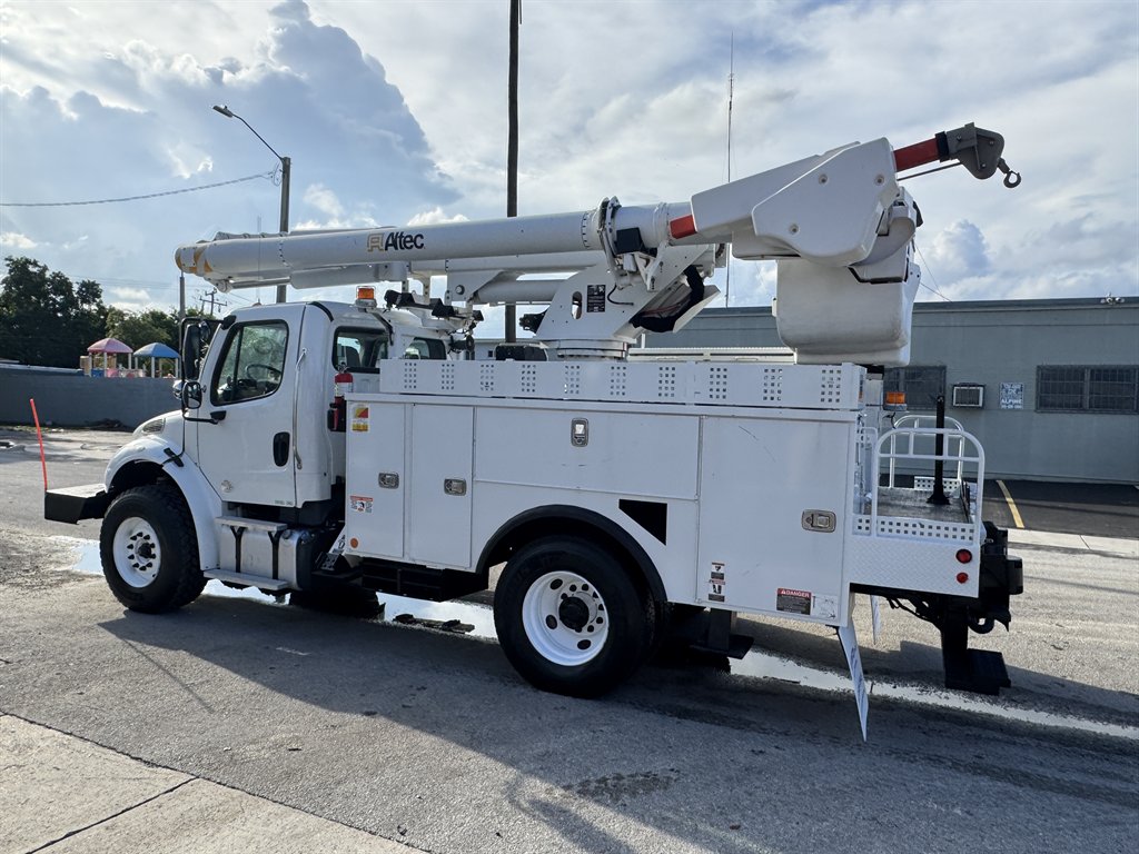 2016 Freightliner M2 - $32,995