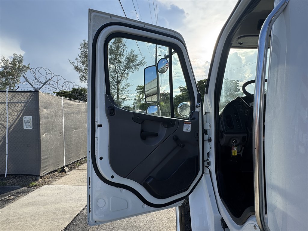 2016 Freightliner M2 - $32,995