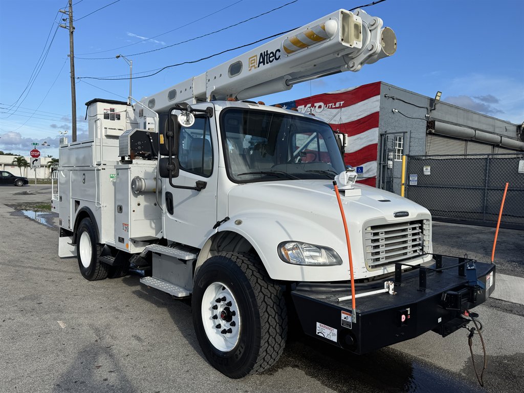 2016 Freightliner M2 - $32,995