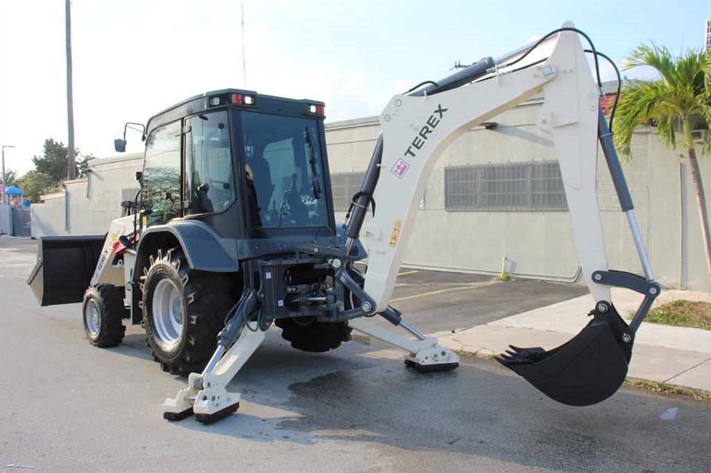 2016 Terex TLN830 - $39,995