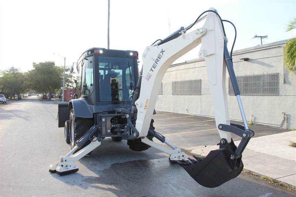 2016 Terex TLN830 - $39,995