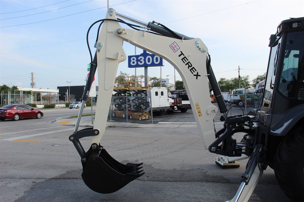 2016 Terex TLN830 - $39,995