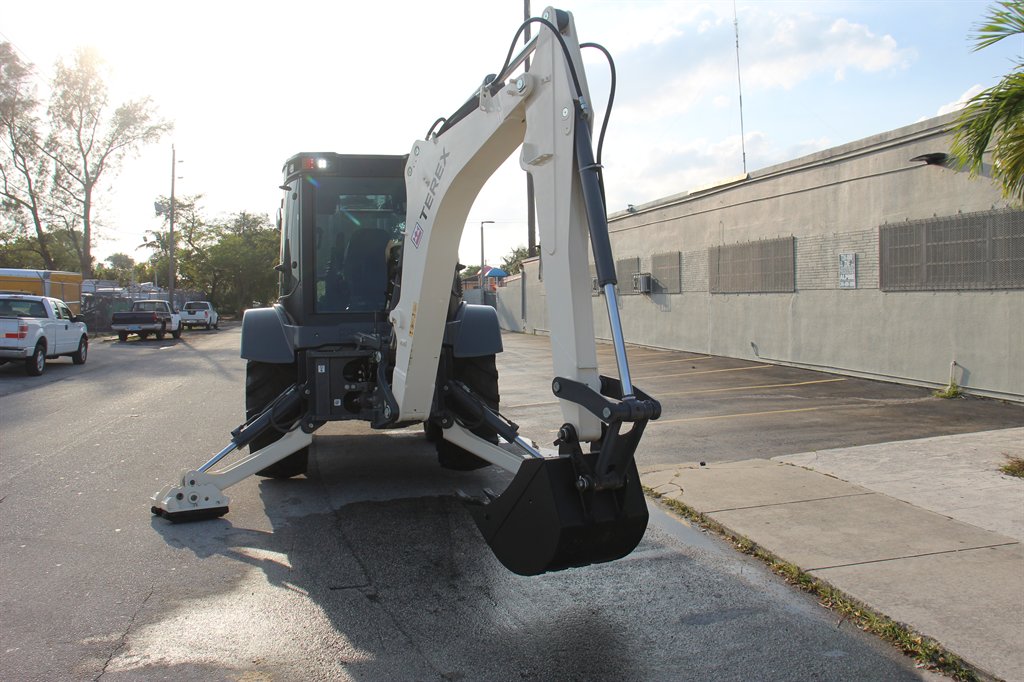 2016 Terex TLN830 - $39,995