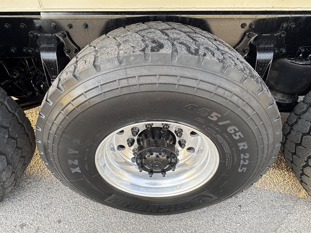 2018 Freightliner 114sd - $198,995