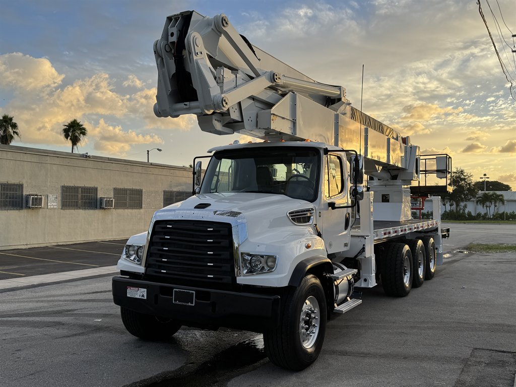 2018 Freightliner 114sd - $198,995