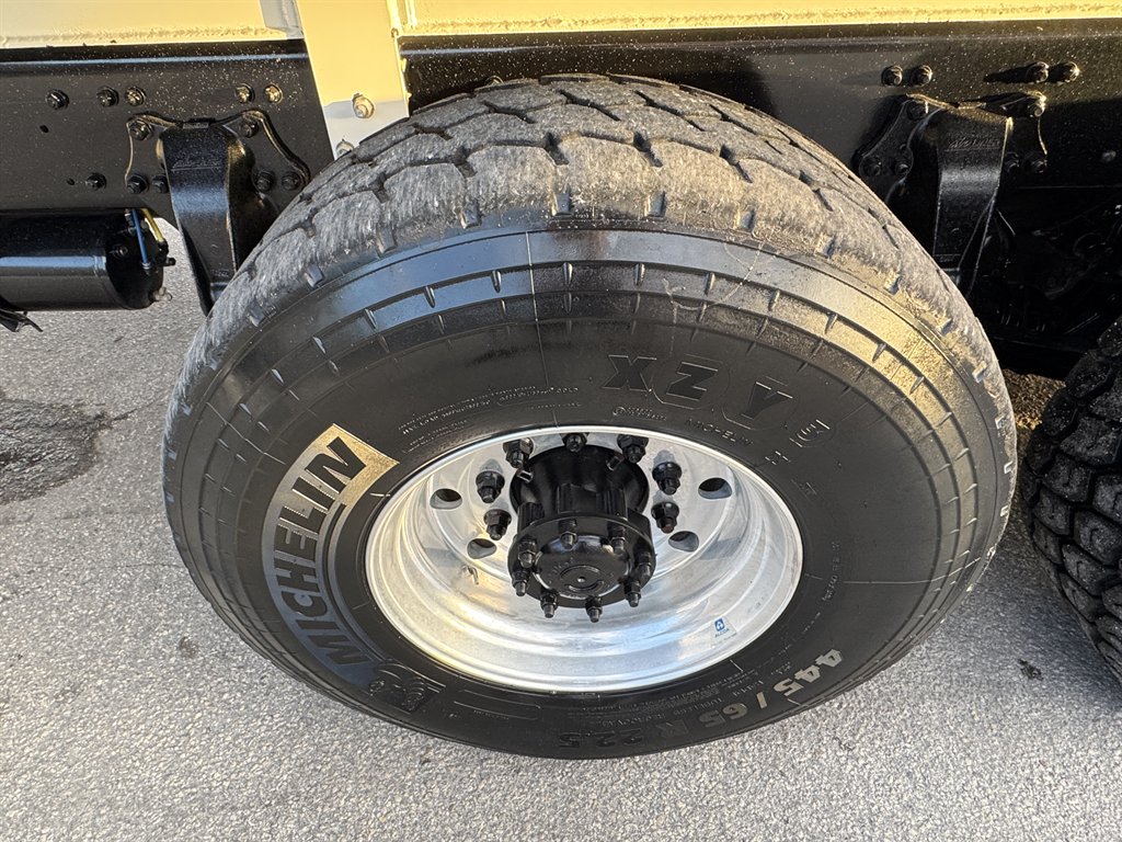 2018 Freightliner 114sd - $198,995